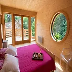 La Roche Aux Fees Frühstückspension *