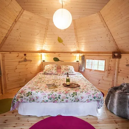 La Roche Aux Fees Bed & Breakfast