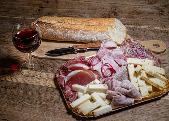 Bed & Breakfast La Roche Aux Fees *