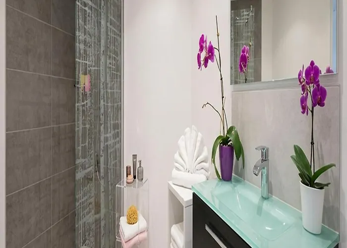 Bed & Breakfast La Roche Aux Fees *